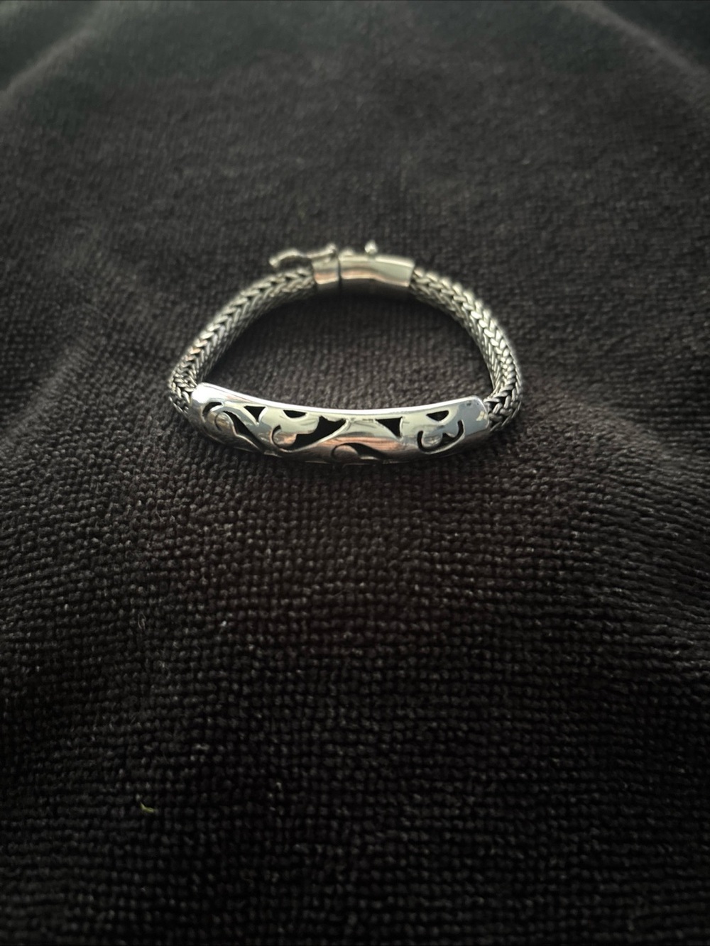 Sterling Silver Link and Cut Out Design Bangle Bracelet. 7 3/4"